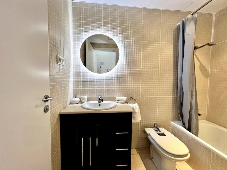 Acogedor Apartamento Entero Terrassa Buitenkant foto
