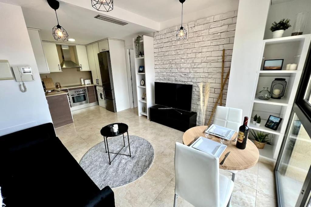 Acogedor Apartamento Entero Terrassa Buitenkant foto