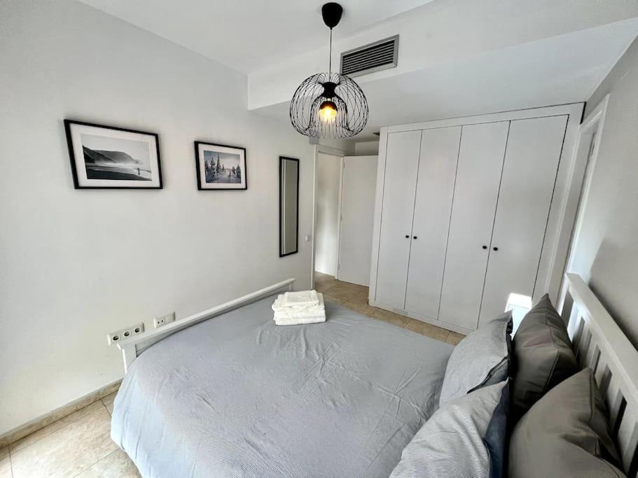 Acogedor Apartamento Entero Terrassa Buitenkant foto